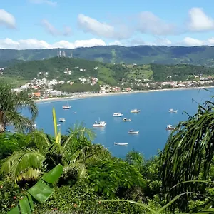 Сasa de vacaciones Luxury Indonésia, Garopaba